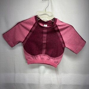 Fabletics Cropped Top Pink ‎ Seamless V Neck Womens Size XS Super Cute